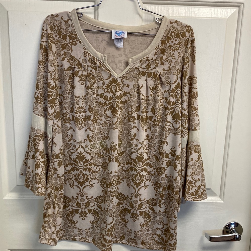 Planet Motherhood Women’s Maternity Top NWT size Large
